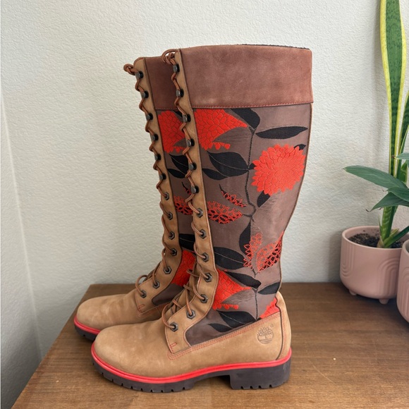 RARE Vintage Timberland Tan and Red Lace Up Boots - Picture 2 of 7